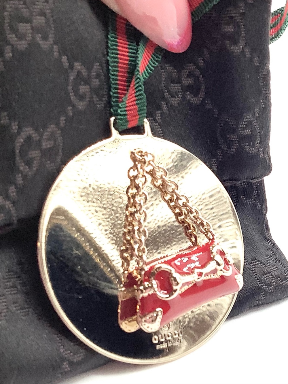 Gucci Sherry Bag Gold Tone Medallion Charm Necklace
